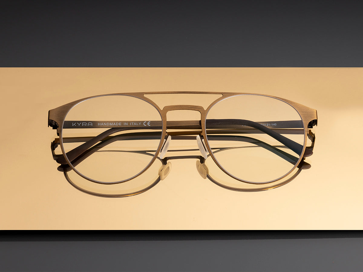 LUCE BLU: QUANDO GLI SMARTPHONE E I PC SONO I NOSTRI NEMICI.